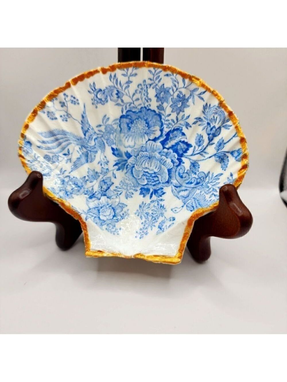 SCALLOPED FAN SHELL 
